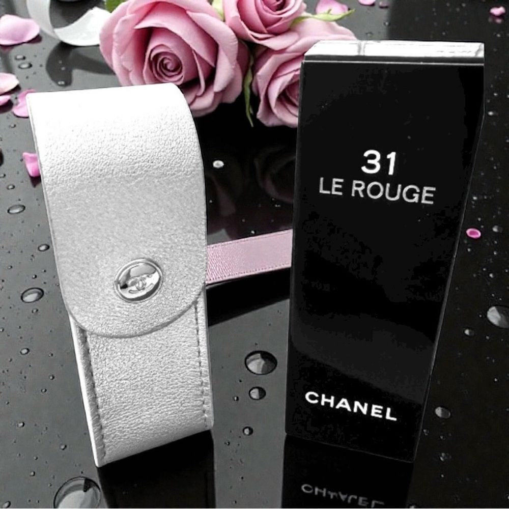 CHANEL LIPSTICK CASE IN SILVER LEATHER